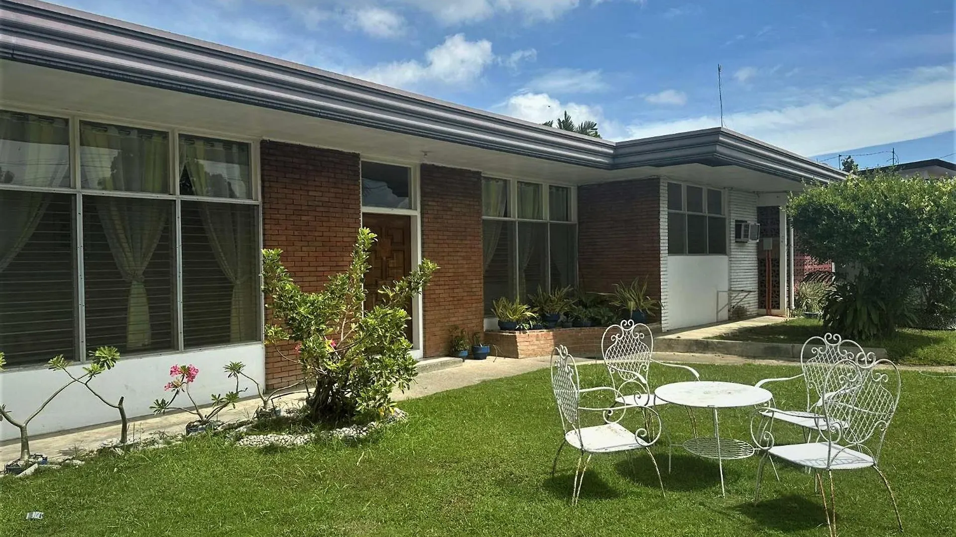 Davao City Spacious House With Wide Parking Area And Lawn At Damosa Lanang