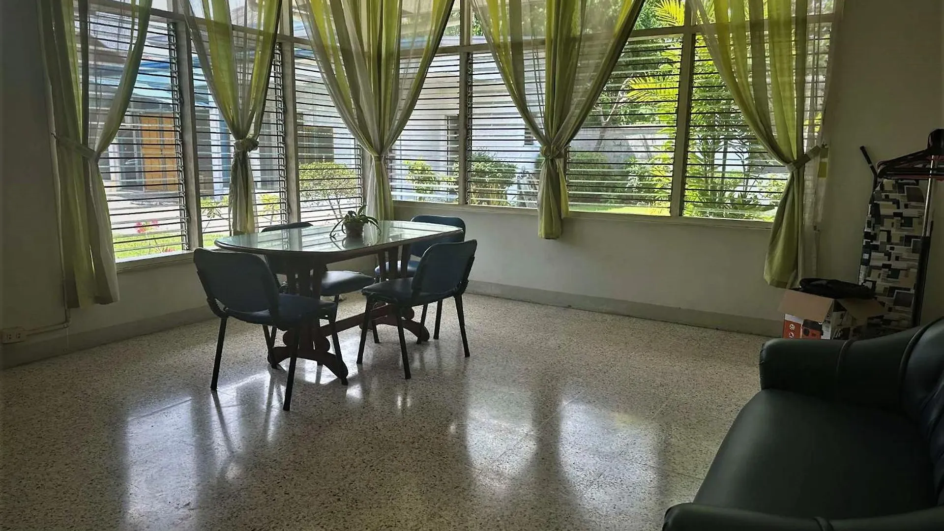 בית נופש Davao City Spacious House With Wide Parking Area And Lawn At Damosa Lanang הפיליפינים